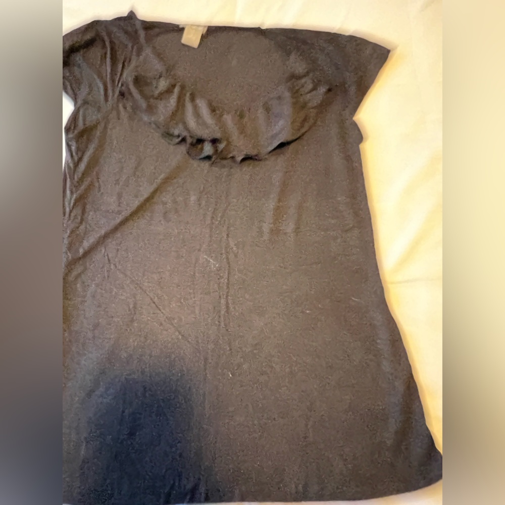 Women’s Black Ruffle Short Sleeve Tee